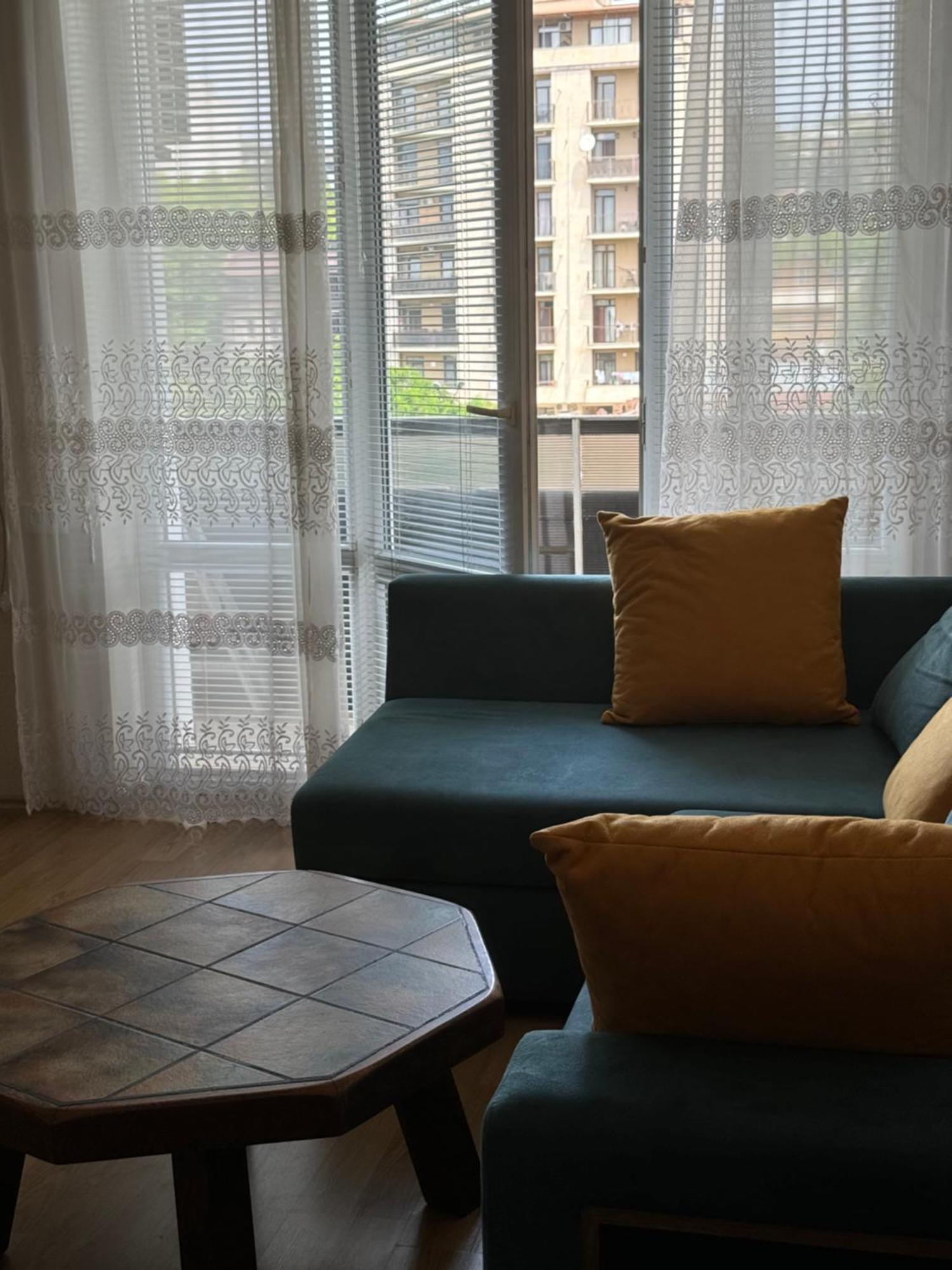 Cozy Apartment With Balcony Tbilisi Exteriör bild